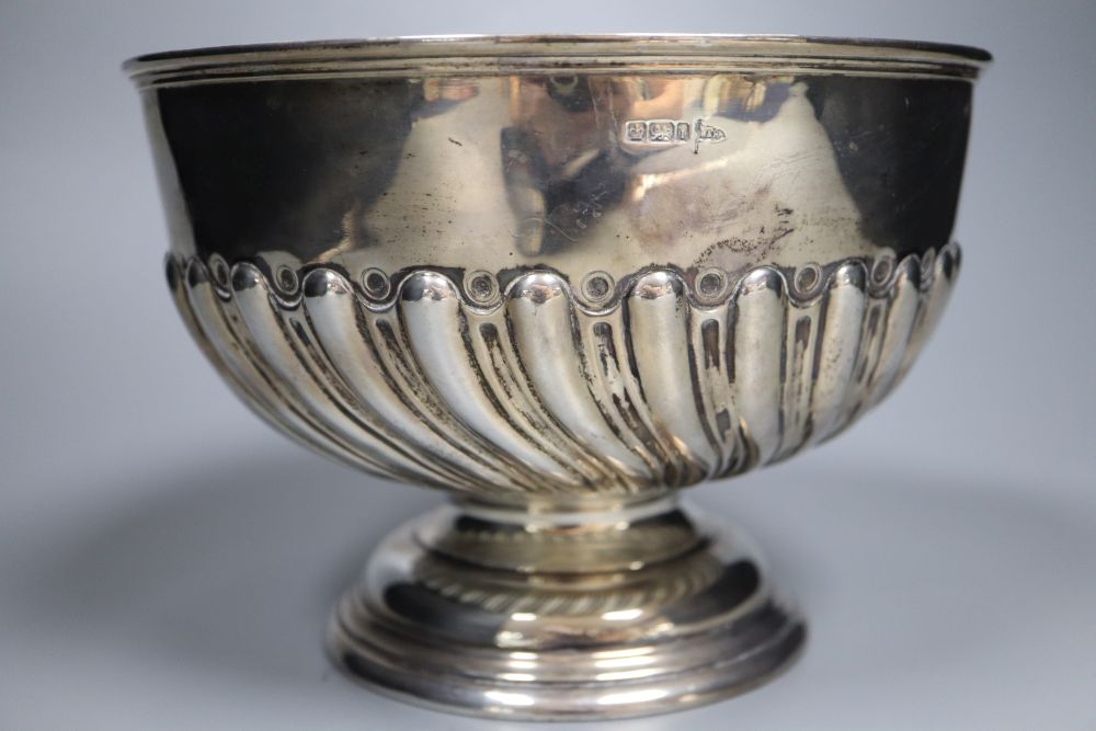 An Edwardian demi-fluted silver rose bowl, by Walker & Hall, Sheffield, 1901, diameter 20.5cm, 21.5oz.